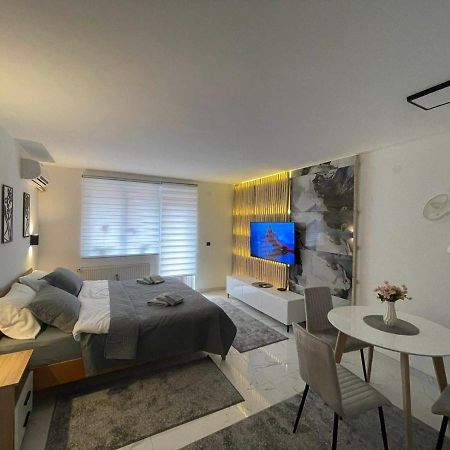 Apartman Afrodita Lux 1 Ni Екстериор снимка